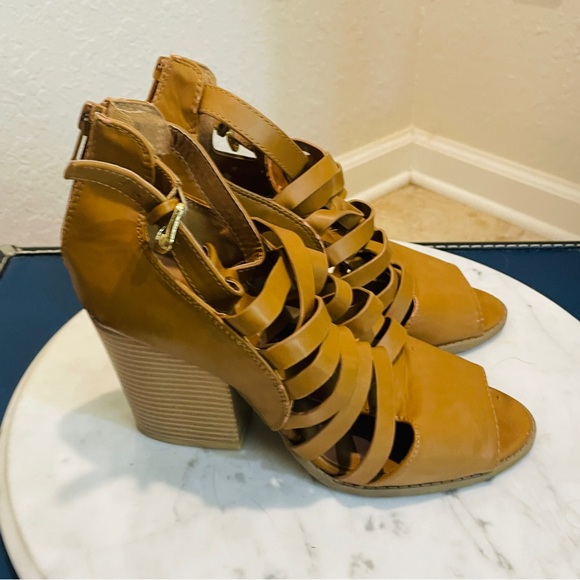 Shoe Bundle - Ladies Size 10 - Like New - Picture 5 of 9